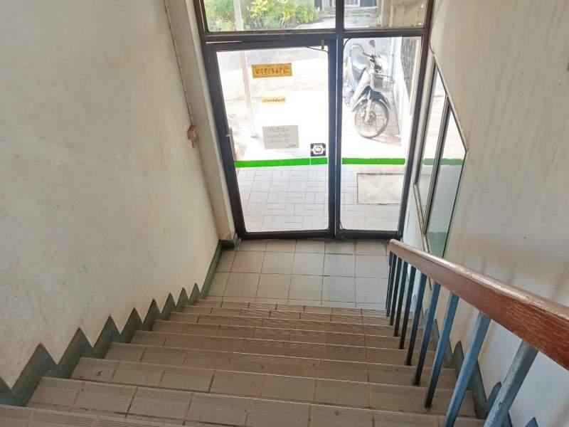 Prime Land with Buildings for Sale in Chiang Rai City - 1 Rai 400 SQM, Renovation Needed - BUILDING FOR SALE